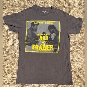 Muhammad Ali Grey Gray Graphic Shirt T-Shirt Thrilla Manila Men’s Size S Small